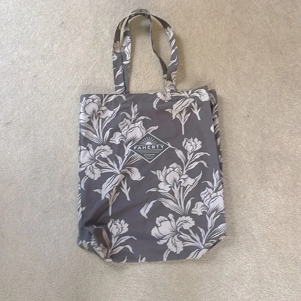 NWOT Faherty Microfiber Tote bag - Picture 1 of 3